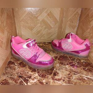 Heelys kid lightup wheel shoes pink size ytm 2.